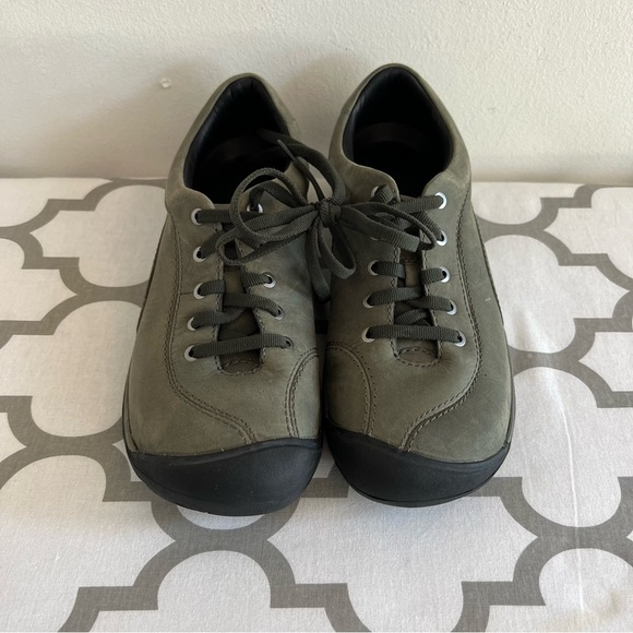 Keen Green Athletic Leather Shoes | Versatile & Comfortable - Picture 9 of 9
